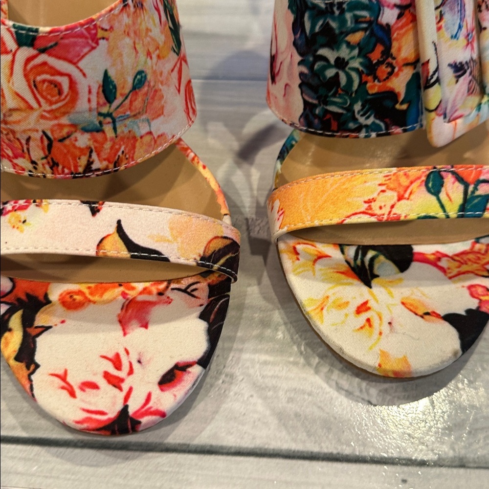 BAMBOO Sz 8.5 Floral Block Heels Vibrant Floral Design • NEW! - Picture 6 of 7